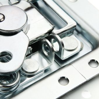 Zamek motylkowy, średni, nieskręcony, o głębokości 9 mm, z możliwością zamknięcia na kłódkę