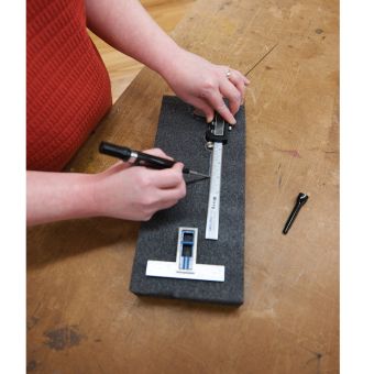 Marker z długim nosem